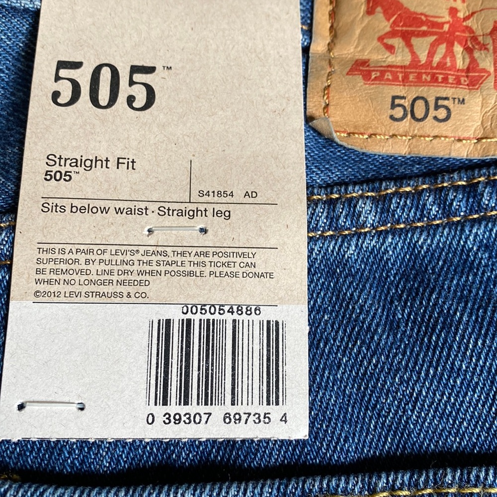Men’s Levi’s 505 33 x 32 classic blue TAGS ON 2 pairs available